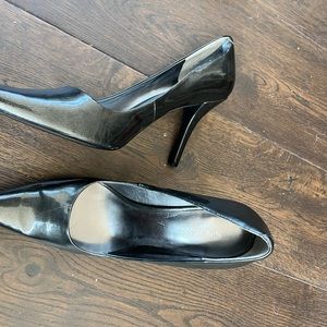 Never Worn Nine West Patent Heels size 11